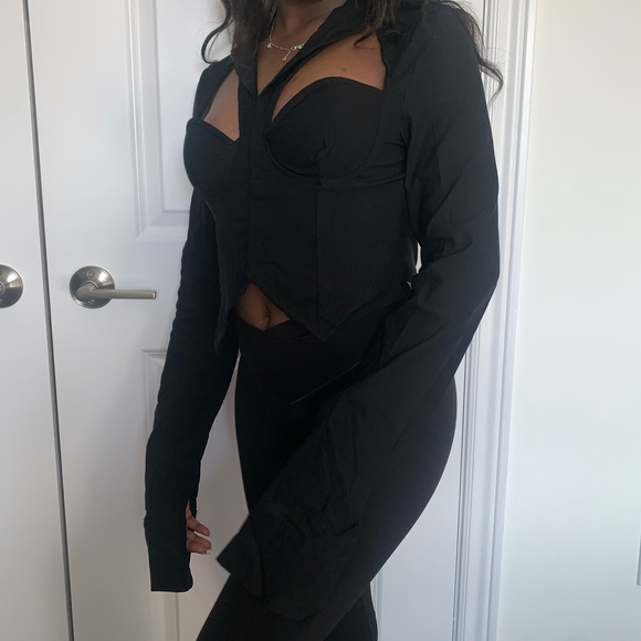 SOLADO Cut Out Asymmetrical Hem Long Sleeve Top - Picture 4 of 6